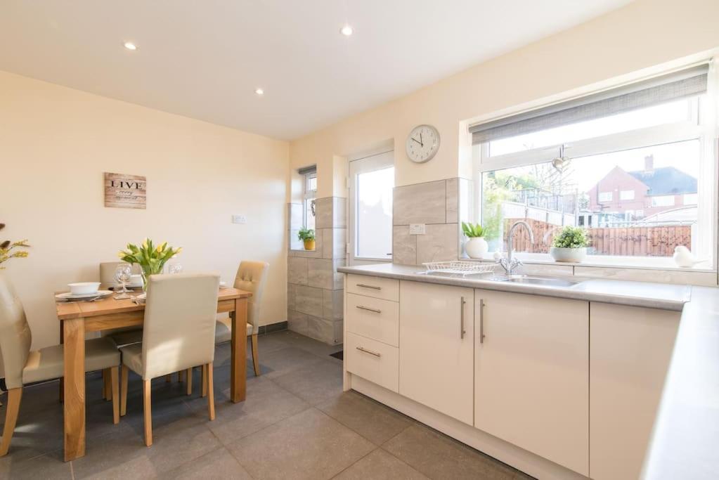 City Home From Home - Peaceful, Cosy & Modern 2Bed House Nottingham Eksteriør billede